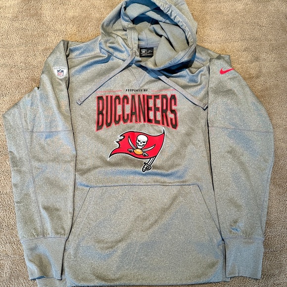 Nike Tops - 🏴‍☠️Nike Tampa Bay Buccaneers Hoodie - Size Medium- Worn Once🏴‍☠️